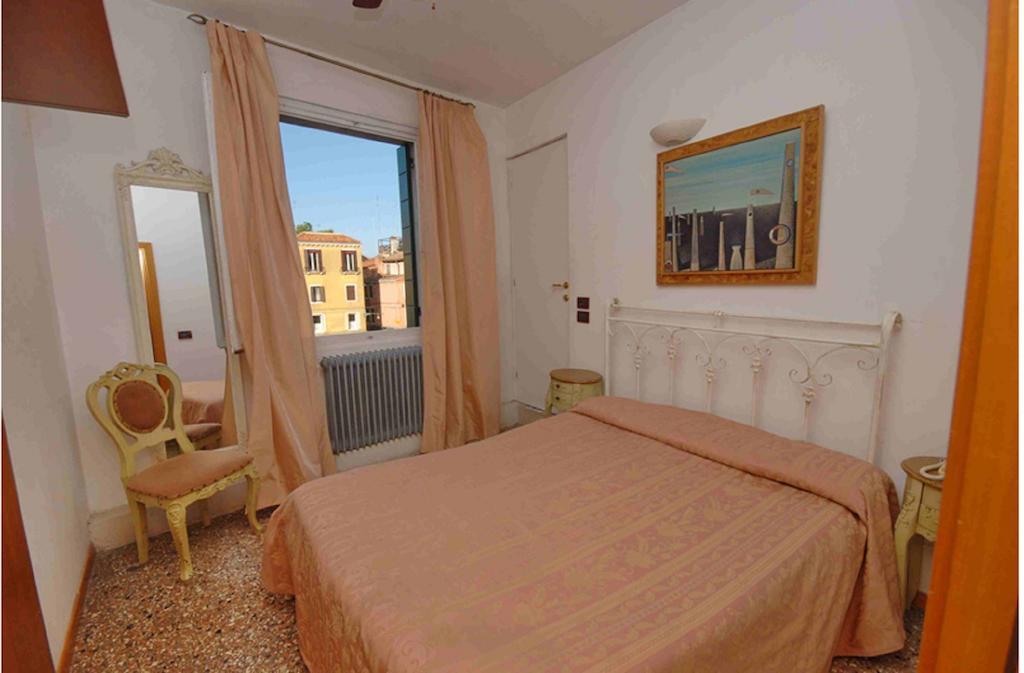 Hotel Antico Capon Venice Room photo